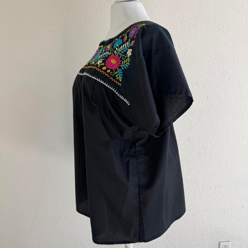 Black embroidered blouse Mexican style - Picture 6 of 8
